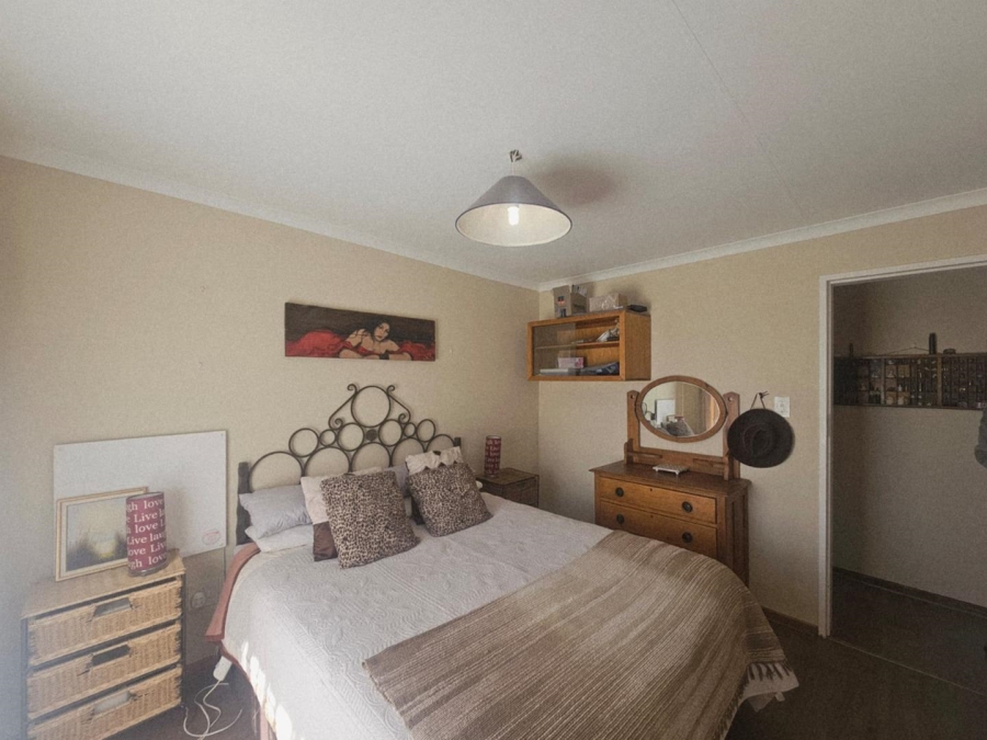 5 Bedroom Property for Sale in Ladybrand Free State